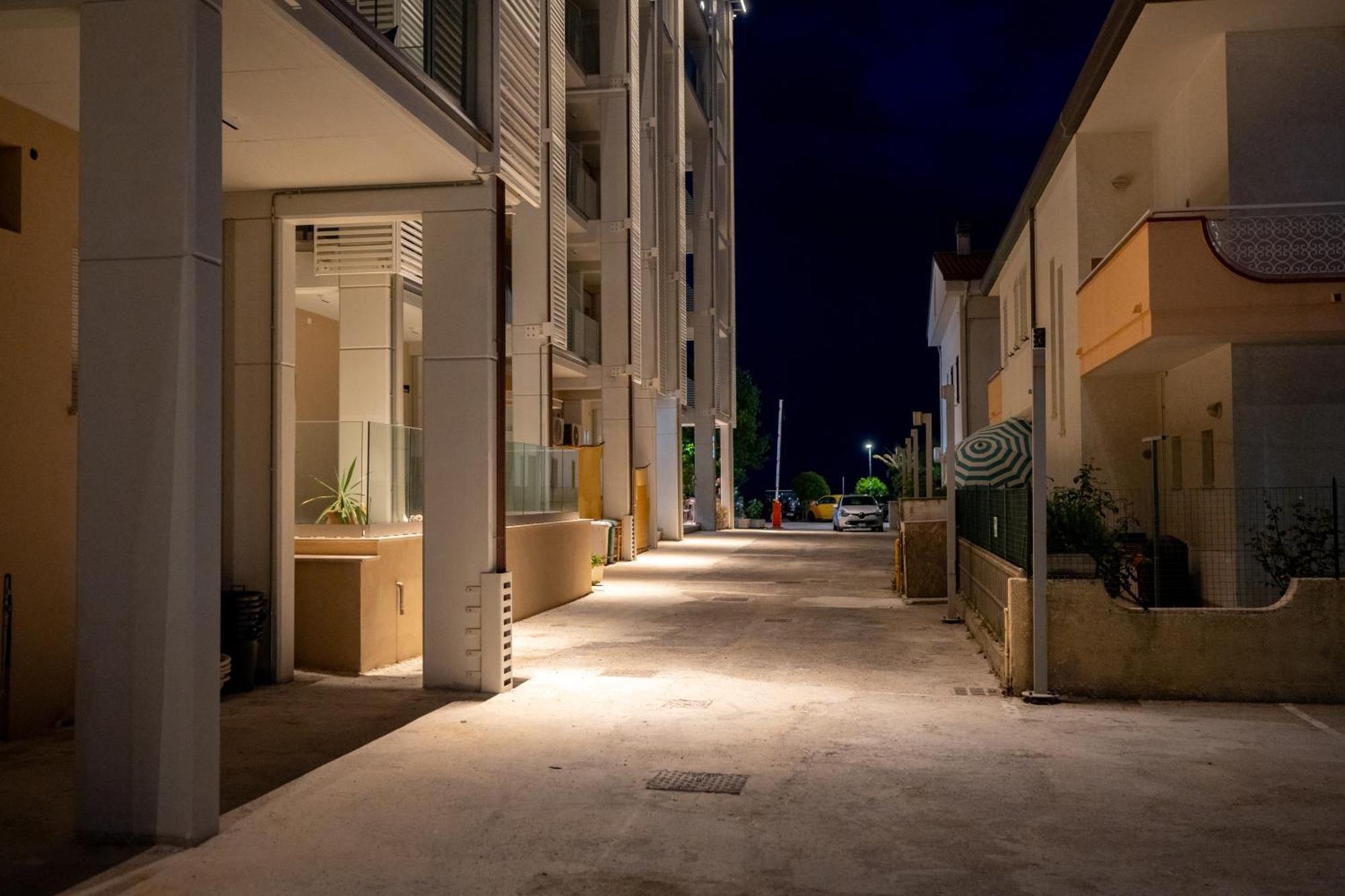 Hotel Petite Fleur Alba Adriatica Exterior photo