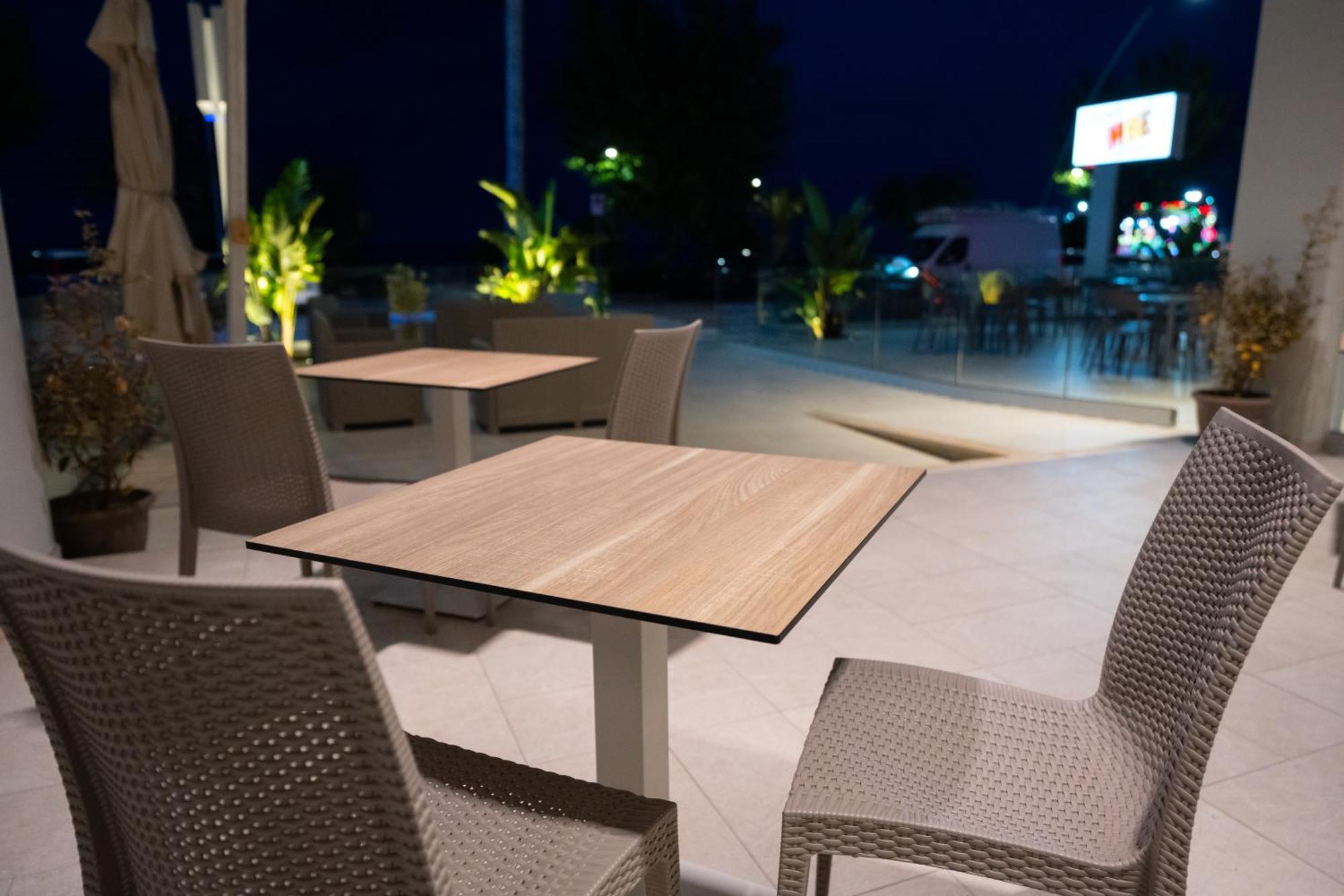Hotel Petite Fleur Alba Adriatica Exterior photo